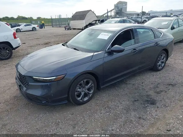 1HGCY1F34RA081705 2024 HONDA ACCORD - Image 2