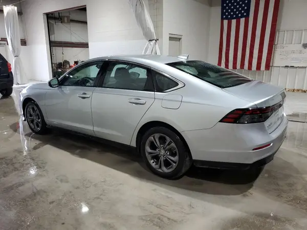 1HGCY1F34RA085009 2024 HONDA ACCORD - Image 2