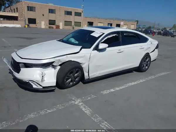 1HGCY1F34RA085253 2024 HONDA ACCORD - Image 2