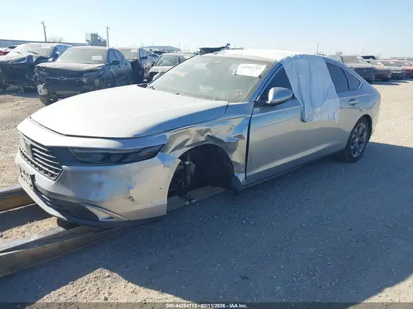 1HGCY1F34RA092753 2024 HONDA ACCORD - Image 2