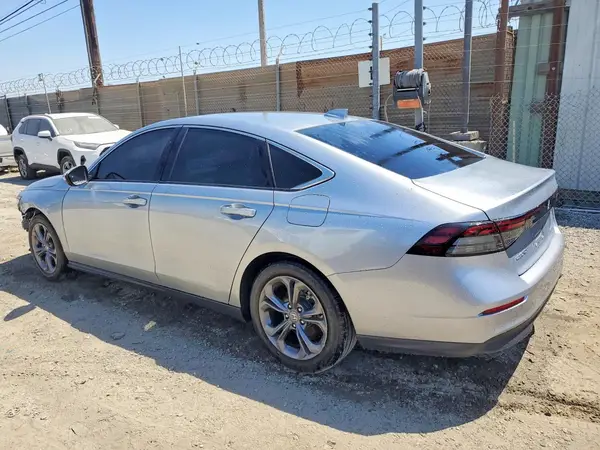 1HGCY1F35RA043125 2024 HONDA ACCORD - Image 2