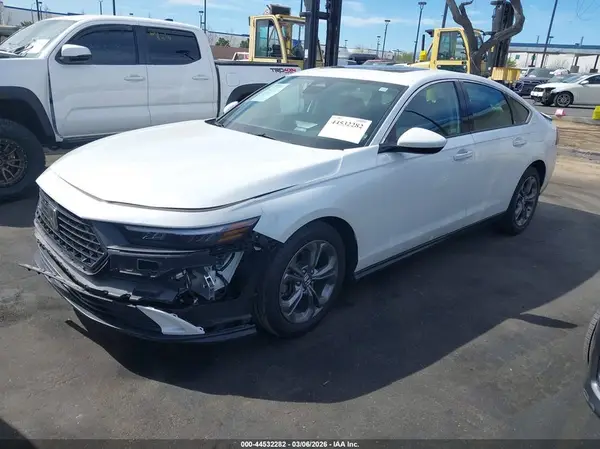 1HGCY1F35RA058563 2024 HONDA ACCORD - Image 2