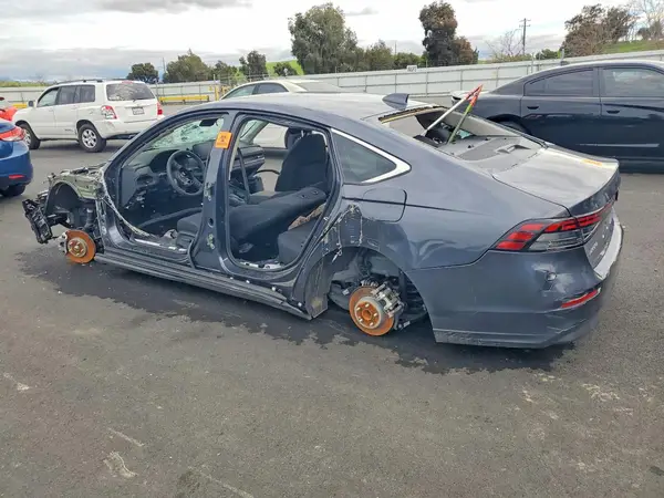 1HGCY1F35RA073001 2024 HONDA ACCORD - Image 2