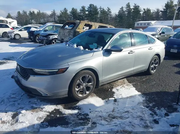 1HGCY1F36RA020811 2024 HONDA ACCORD - Image 2