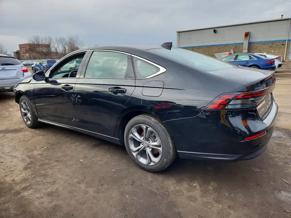 1HGCY1F36RA084914 2024 HONDA ACCORD - Image 2