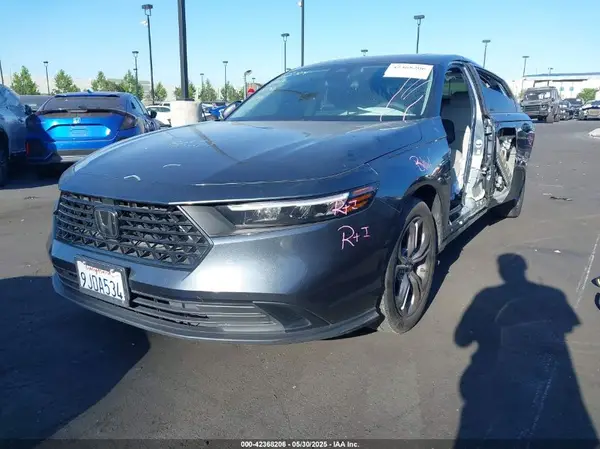 1HGCY1F37RA001586 2024 HONDA ACCORD - Image 2