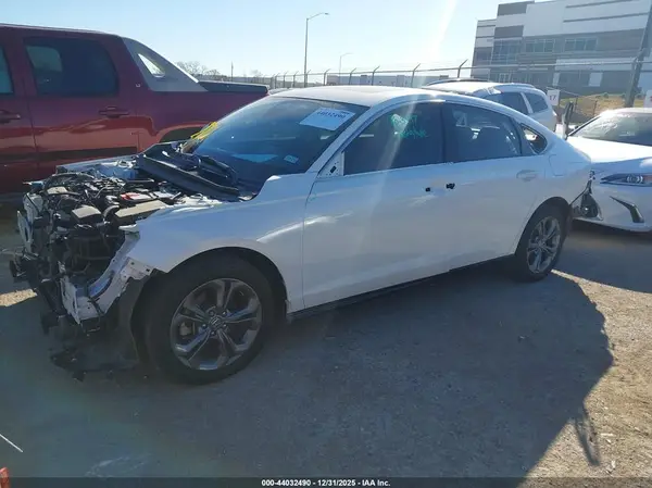 1HGCY1F37RA018047 2024 HONDA ACCORD - Image 2
