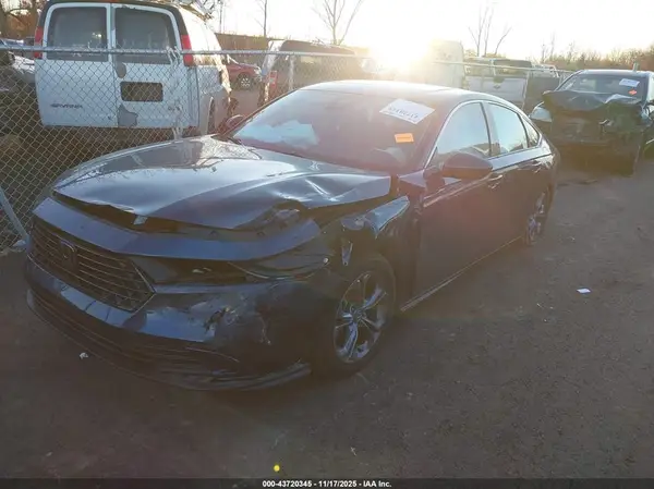 1HGCY1F37RA027685 2024 HONDA ACCORD - Image 2