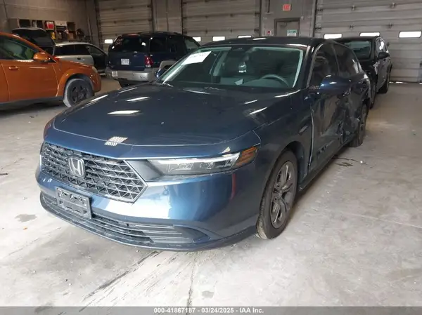 1HGCY1F37RA028304 2024 HONDA ACCORD - Image 2
