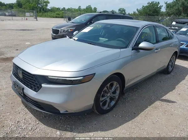 1HGCY1F37RA045698 2024 HONDA ACCORD - Image 2