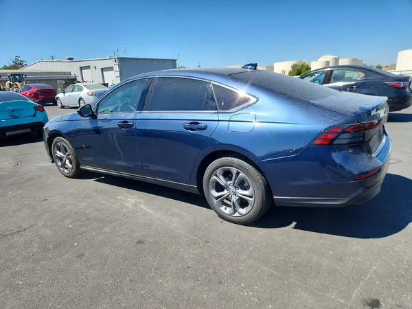 1HGCY1F37RA070567 2024 HONDA ACCORD - Image 2