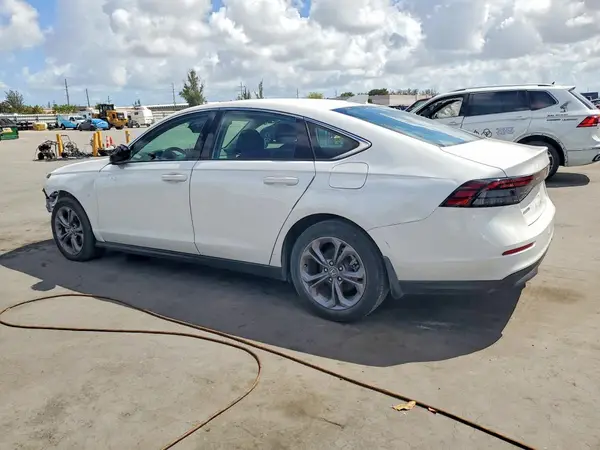 1HGCY1F37RA078460 2024 HONDA ACCORD - Image 2