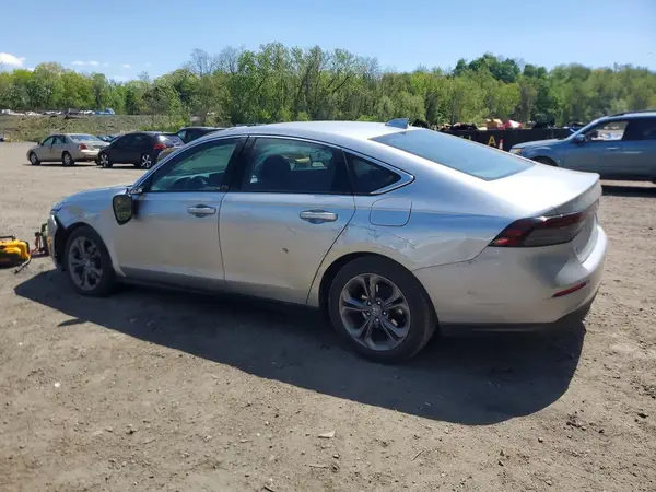 1HGCY1F38RA007221 2024 HONDA ACCORD - Image 2