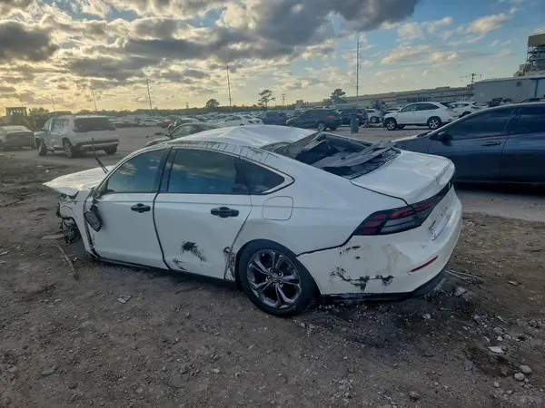 1HGCY1F38RA014248 2024 HONDA ACCORD - Image 2