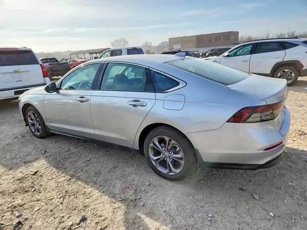 1HGCY1F38RA025752 2024 HONDA ACCORD - Image 2