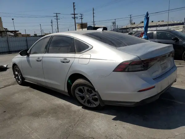 1HGCY1F38RA040185 2024 HONDA ACCORD - Image 2