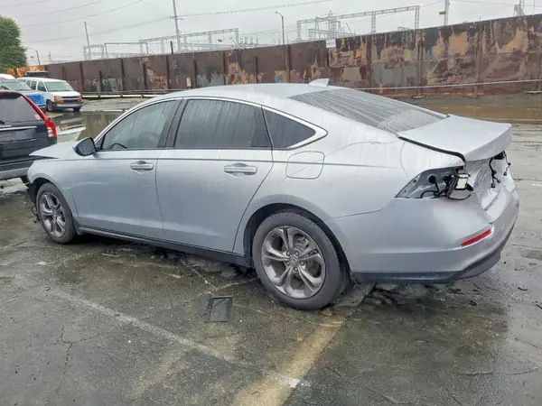 1HGCY1F38RA042325 2024 HONDA ACCORD - Image 2
