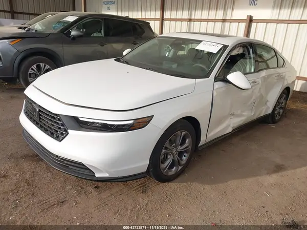 1HGCY1F38RA062140 2024 HONDA ACCORD - Image 2
