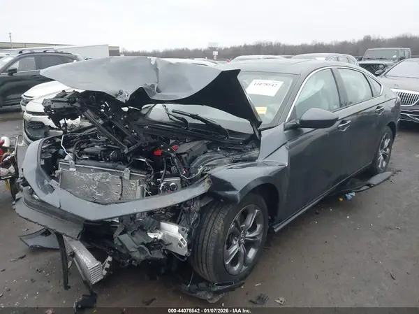 1HGCY1F38RA064261 2024 HONDA ACCORD - Image 2