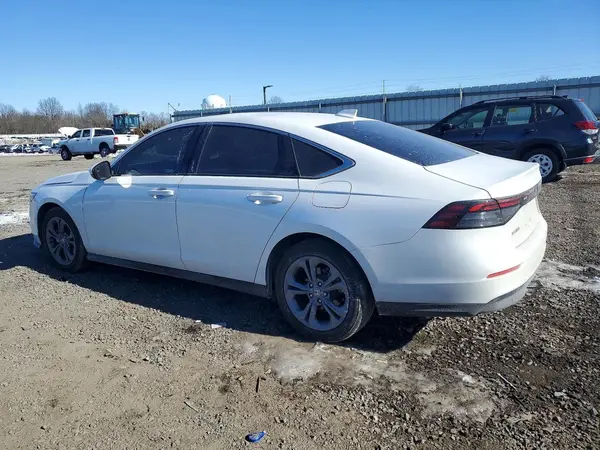 1HGCY1F38RA071825 2024 HONDA ACCORD - Image 2