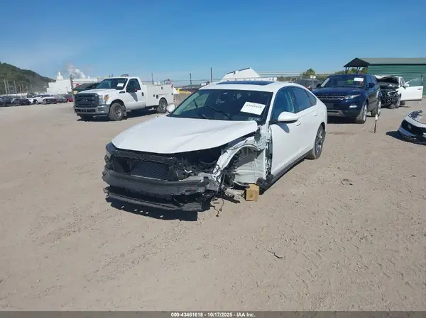1HGCY1F38RA088737 2024 HONDA ACCORD - Image 2