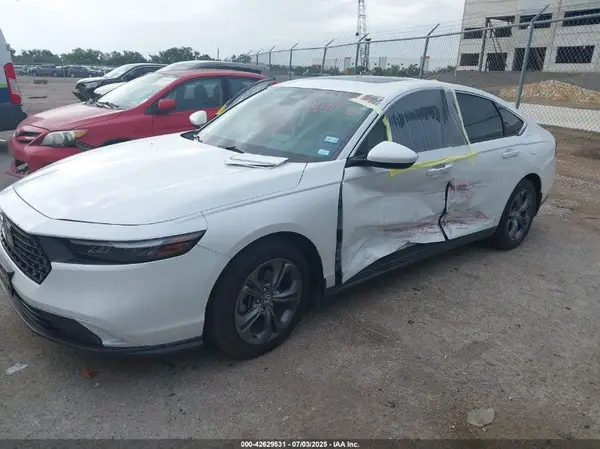 1HGCY1F38RA088771 2024 HONDA ACCORD - Image 2