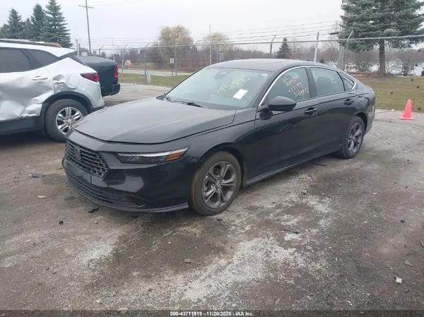 1HGCY1F39RA045492 2024 HONDA ACCORD - Image 2