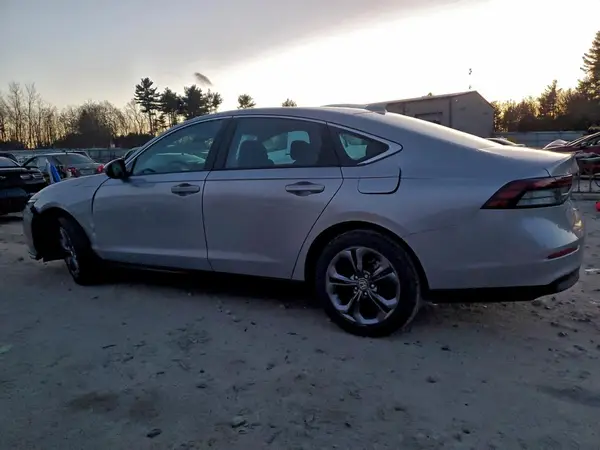 1HGCY1F39RA046979 2024 HONDA ACCORD - Image 2