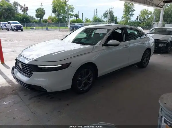 1HGCY1F39RA065080 2024 HONDA ACCORD - Image 2
