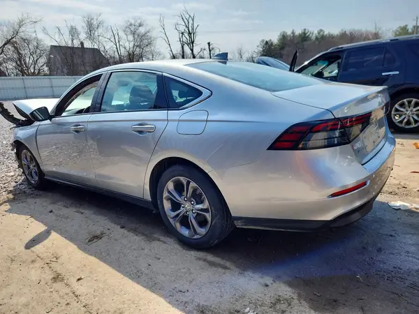 1HGCY1F39RA070635 2024 HONDA ACCORD - Image 2