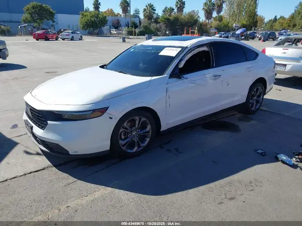 1HGCY1F3XPA037558 2023 HONDA ACCORD - Image 2