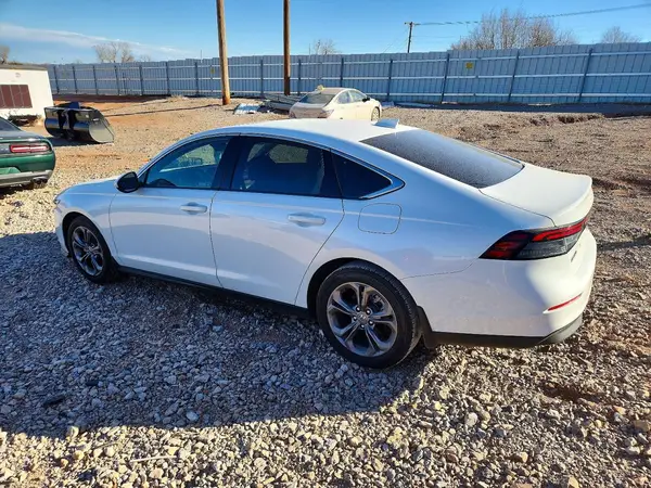 1HGCY1F3XRA001873 2024 HONDA ACCORD - Image 2