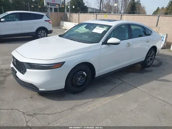 1HGCY1F3XRA002733 2024 HONDA ACCORD - Image 2