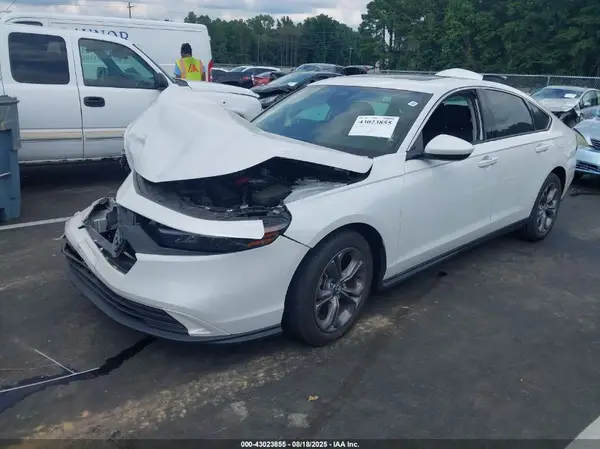 1HGCY1F3XRA006698 2024 HONDA ACCORD - Image 2