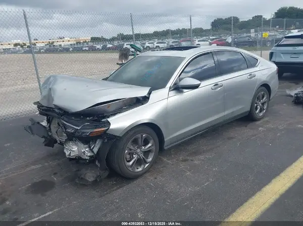 1HGCY1F3XRA007608 2024 HONDA ACCORD - Image 2