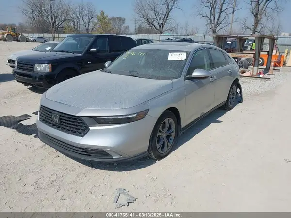 1HGCY1F3XRA036767 2024 HONDA ACCORD - Image 2