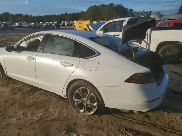 1HGCY1F3XRA037885 2024 HONDA ACCORD - Image 2
