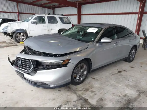 1HGCY1F3XRA043153 2024 HONDA ACCORD - Image 2