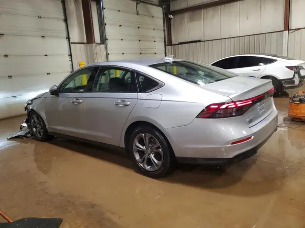 1HGCY1F3XRA047669 2024 HONDA ACCORD - Image 2