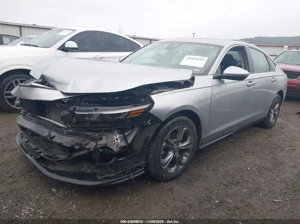 1HGCY1F3XRA048952 2024 HONDA ACCORD - Image 2