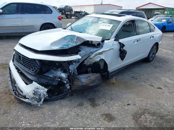 1HGCY1F3XRA054301 2024 HONDA ACCORD - Image 2