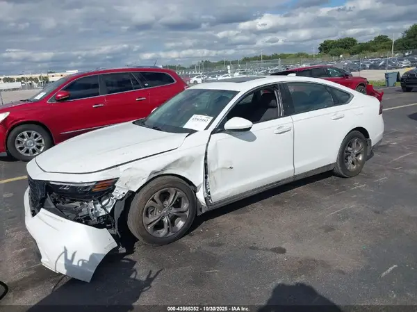 1HGCY1F3XRA064195 2024 HONDA ACCORD - Image 2