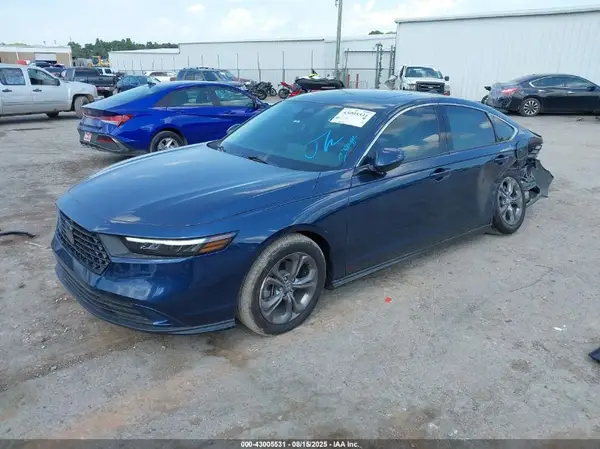 1HGCY1F3XRA073267 2024 HONDA ACCORD - Image 2