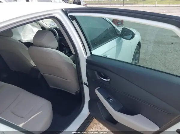 1HGCY1F3XRA083510 2024 HONDA ACCORD - Image 8