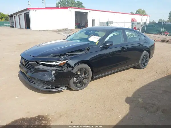1HGCY1F41SA032556 2025 HONDA ACCORD - Image 2