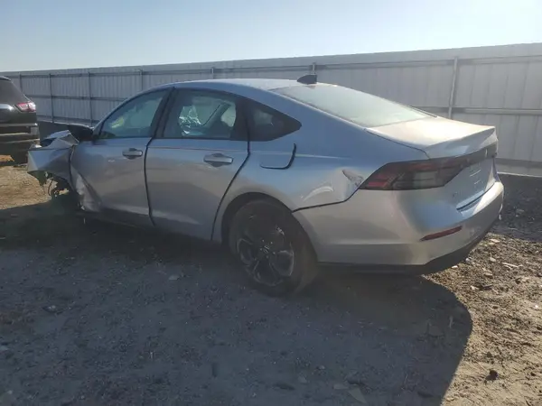 1HGCY1F41SA043329 2025 HONDA ACCORD - Image 2