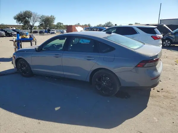 1HGCY1F41SA045338 2025 HONDA ACCORD - Image 2