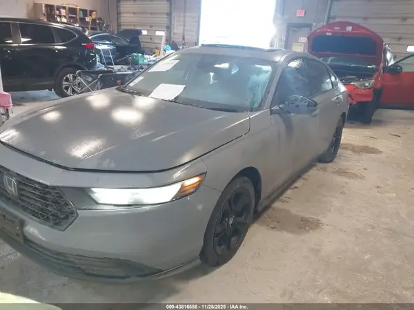 1HGCY1F42SA025261 2025 HONDA ACCORD - Image 2