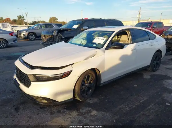 1HGCY1F42SA057644 2025 HONDA ACCORD - Image 2
