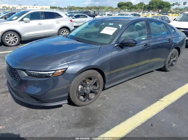 1HGCY1F45SA036724 2025 HONDA ACCORD - Image 2